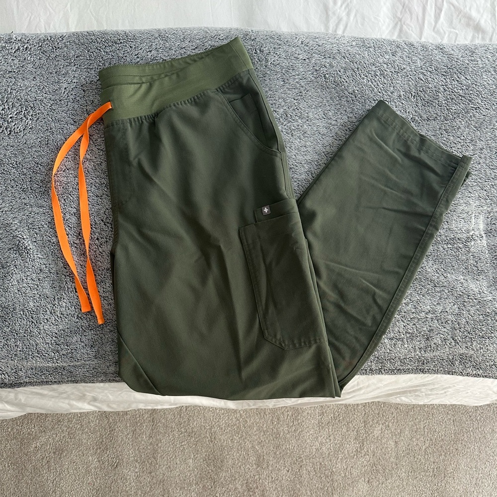 Figs Moss Women's Yola Skinny Scrub Pants 2.0